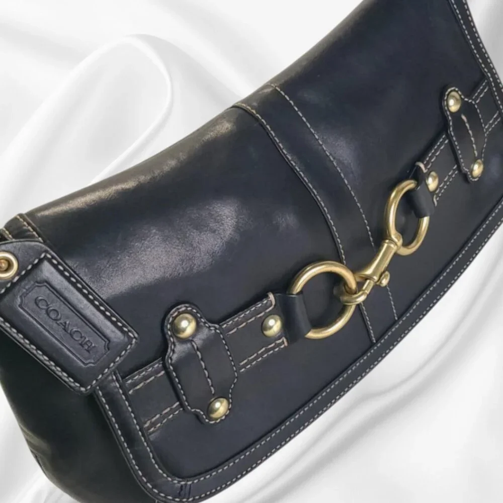 COACH Vintage Ergo Belted Flap Bag in black - Picture 11 of 12
